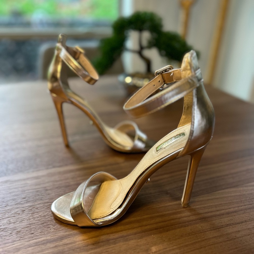 TopShop Rose Gold Heels size 8 Ankle strap style